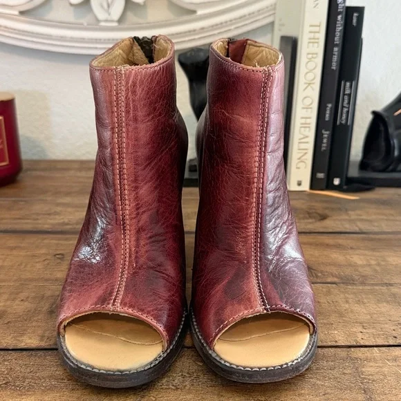 Bed Stu Cobbler Series Onset Burgundy Peep-Toe Ankle Boots - Picture 2 of 9